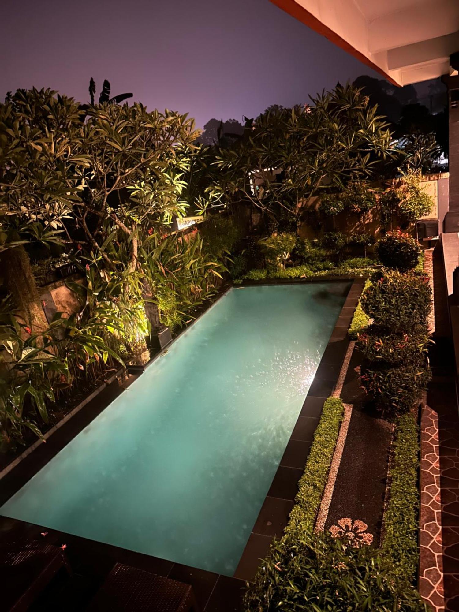 Saputra Guesthouse Ubud Exterior foto